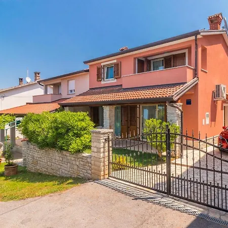 Two-bedroom In Hébergement de vacances