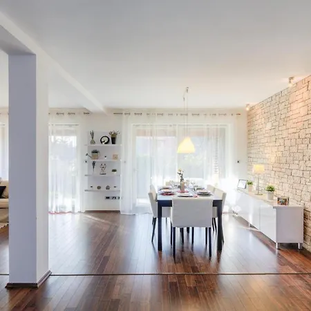 Two-bedroom In * Banjole