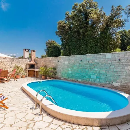 Two-bedroom In Banjole